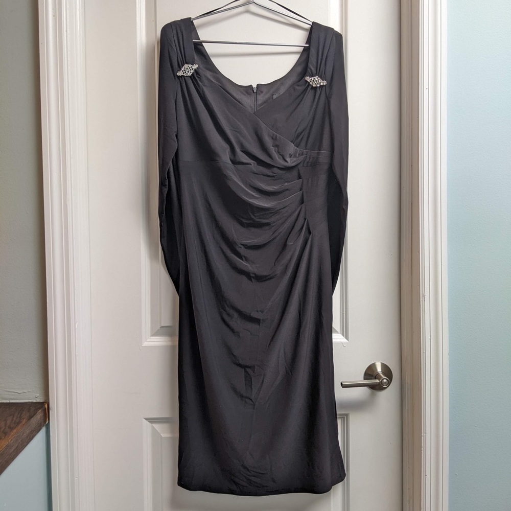 NWT R & M Richard’s Black Dress Size 16